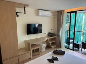 Beach Heights Kata resort