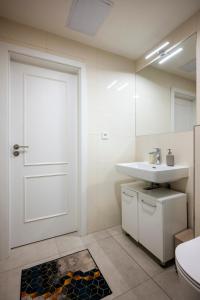 Charming 2BR Apartment in Prague 1 Free Parking