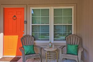 Cozy Oleander Cottage, Between Savannah & Tybee, Cohens Retreat