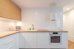 Katowice Golden Muse Apartment by BookingHost