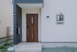 Modern Ozu Home 10 Min to Airport by Restavio