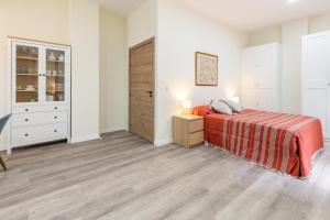 Cervera Flat by Invalencia
