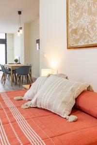 Cervera Flat by Invalencia