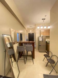 722 S2 Avida Comfy Cozy Central 3 - 6 pax