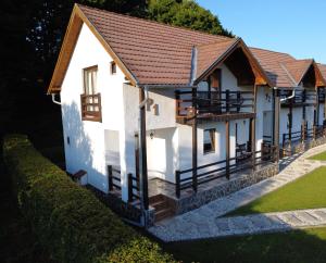 PALLOS Retreat & Wellness