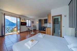 Varenna - Lake Como View - Suite with Parking and Wifi