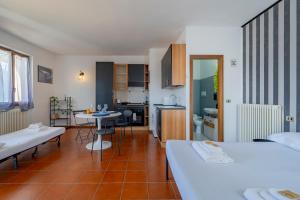 Varenna - Lake Como View - Suite with Parking and Wifi