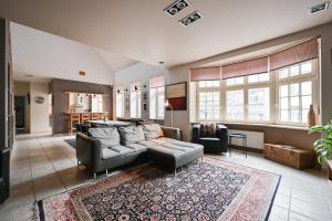 Spacious 2-story apt. w terrace - 280 m2