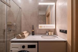 Brand New Modern Studio, Embassy Area - Charming Retreat by Innorental