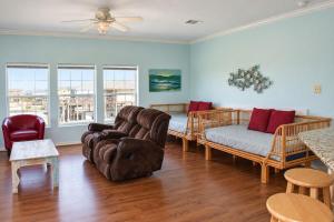Seahorse Sea - Canal-Front, Private Dock, Walk to Beach, Sleeps 16, Ocean & Bay Views