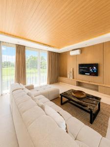 3 BR Luxury Rice-Field Canggu Villa Private Pool