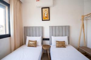 Signature Stay w Terrace, Pools & Secure Parking