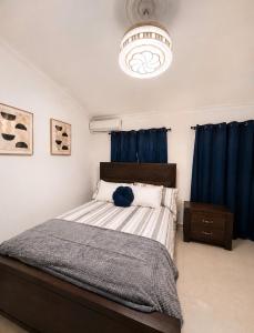 Casa Brisa- Modern Condo Near Beaches & Airport