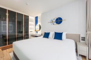 Above Element Bang Tao Apart Hotel by TropicLook