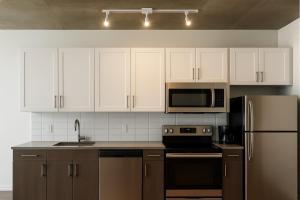 Elegant 2BR HighRise Stay Downtown Birmingham S