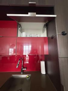 Downtown Summit City Suites with Free parking