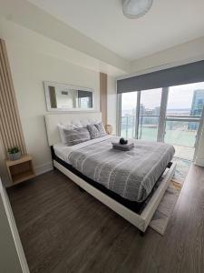 Downtown Summit City Suites with Free parking