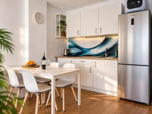 Sunny Suite Tanife by Yumbo