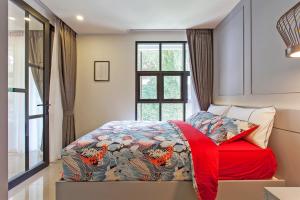 Palmyrah Surin Apartments by Beringela