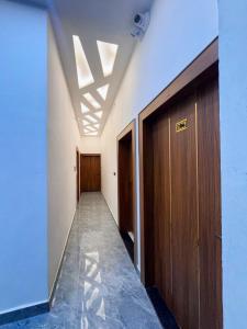 Hotel Shri Girraj Dham