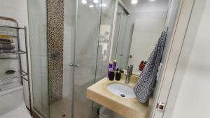 Room in a private apartment with bathroom and terrace Miraflores