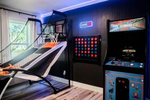 Family Getaway Game Rooms Mini Golf Sleeps 14