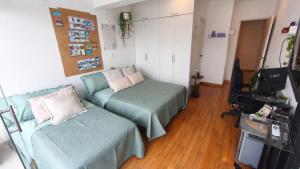 Room in a private apartment with bathroom and terrace Miraflores