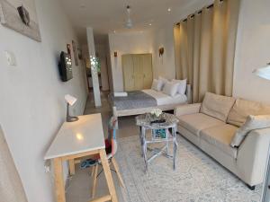 Seaglass Mombasa Seaview studio 03