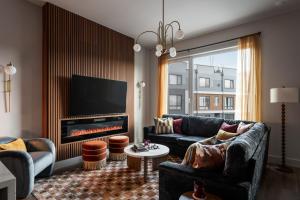 Brand New 4BR4BA Home RooftopHot TubSauna