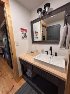 Camptown Cabin