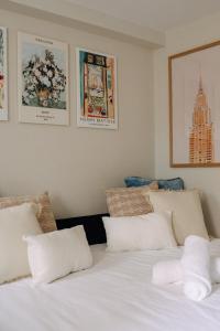 Chic Luxe mins NYC MetLife With Private Backyard
