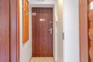 Spodek Cozy Studio by BookingHost