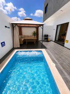 New villa, private pool & jacuzzi near beaches
