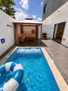 New villa, private pool & jacuzzi near beaches
