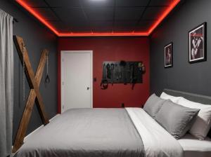 50 Shades Suite