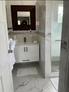 Alonza Ville Upper Suite