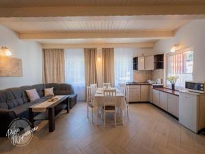 Holiday home close to the beach, summer pool