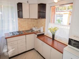 Holiday home close to the beach, summer pool