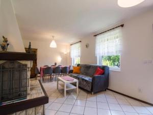 Large holiday home with a garden, Lubiatowo