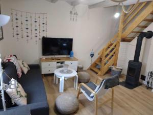 Year-round holiday home with fireplace, 3 bedrooms