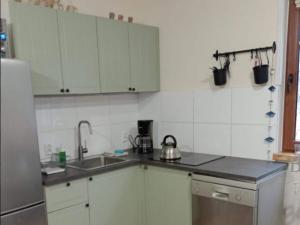 Year-round holiday home with fireplace, 3 bedrooms
