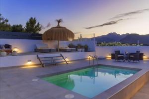 Ca´n Domingo -Stylish villa with pool, gym & views