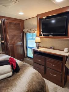 Rv and kids cottage