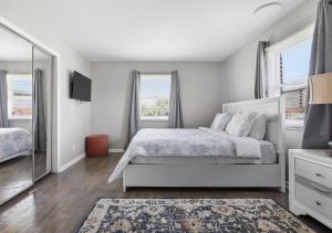 Modern Luxe 3BR,2-Car Garage 5 Min to IND Airport