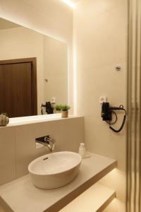 Aioliki Suites