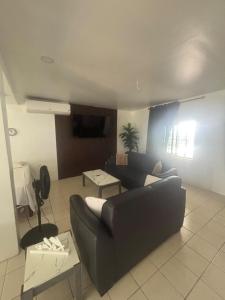 Hunny Bay Coastal Haven Three-bedroom Suite