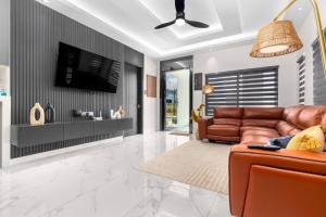 Sea La Vie 2BR Gated Pool Walk to the Beach
