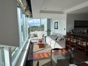 Chic 2BR, Las Amricas and City Views