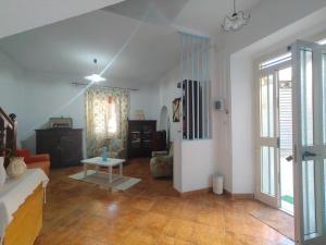 Garden, terrace and private parking