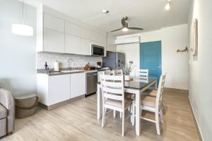 Casa Flick New 3 BR 2 Bath Oceanfront Resort Condo